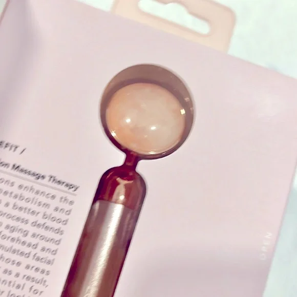 Luxe + Willow PHOENIX - Rose Quartz Vibrating Facial Roller BNIB! - Picture 4 of 12